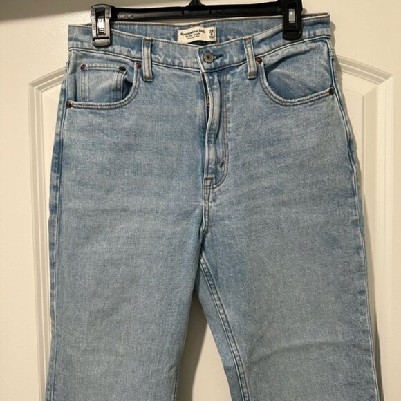 NWOT Abercrombie & Fitch Straight Leg Jeans 90’s Ultra High Rise - Picture 4 of 10